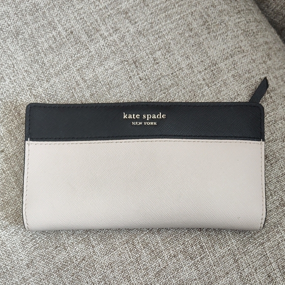 kate spade Handbags - Kate Spade Black and Tan Saffiano Leather Bifold  Snap Closure Wallet